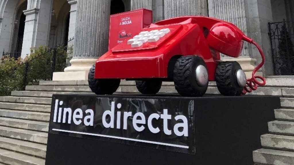 Decoración de Línea Directa por su debut en la Bolsa de Madrid.