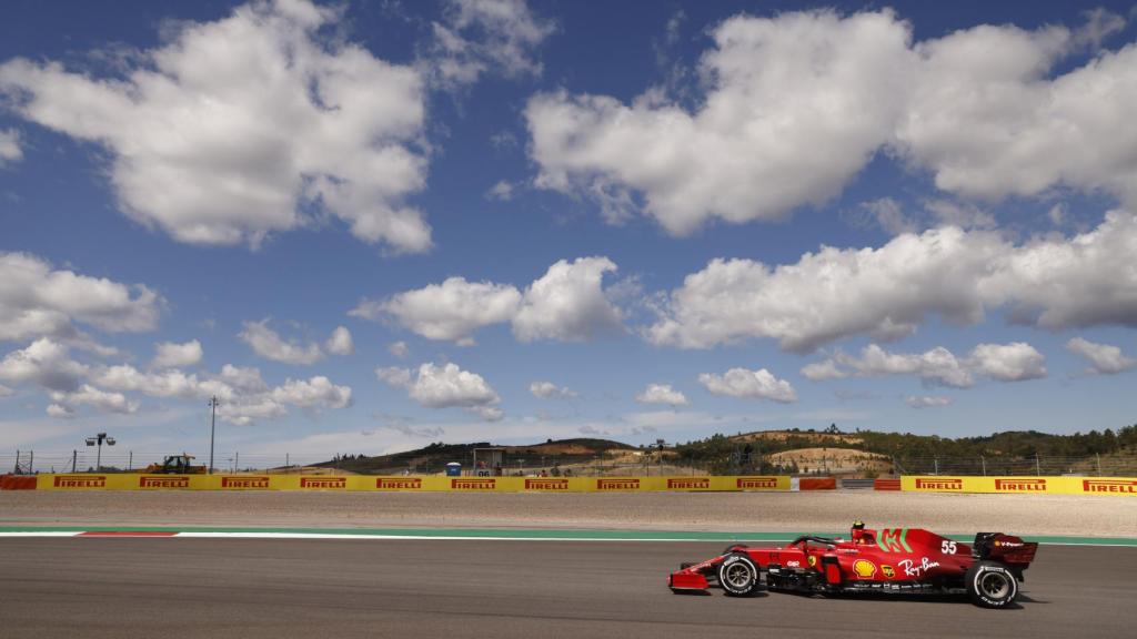Carlos Sainz en el circuito de Portimao en el GP de Portugal
