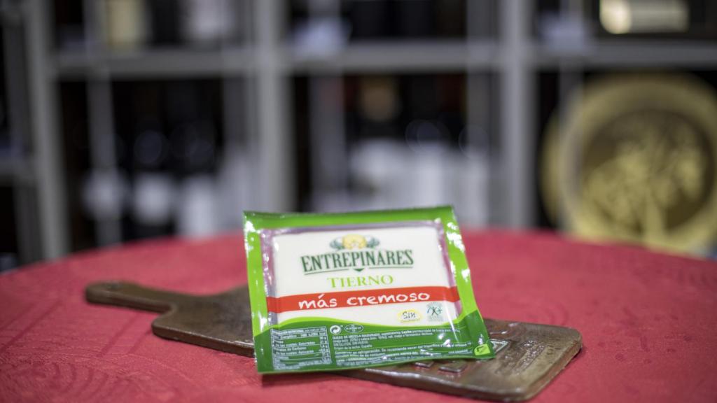 La cuña de queso tierno de Entrepinares, fabricante de marcas blancas de Mercadona.