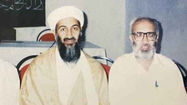 Bin Laden y el periodista Rahimullah Yusufzai.