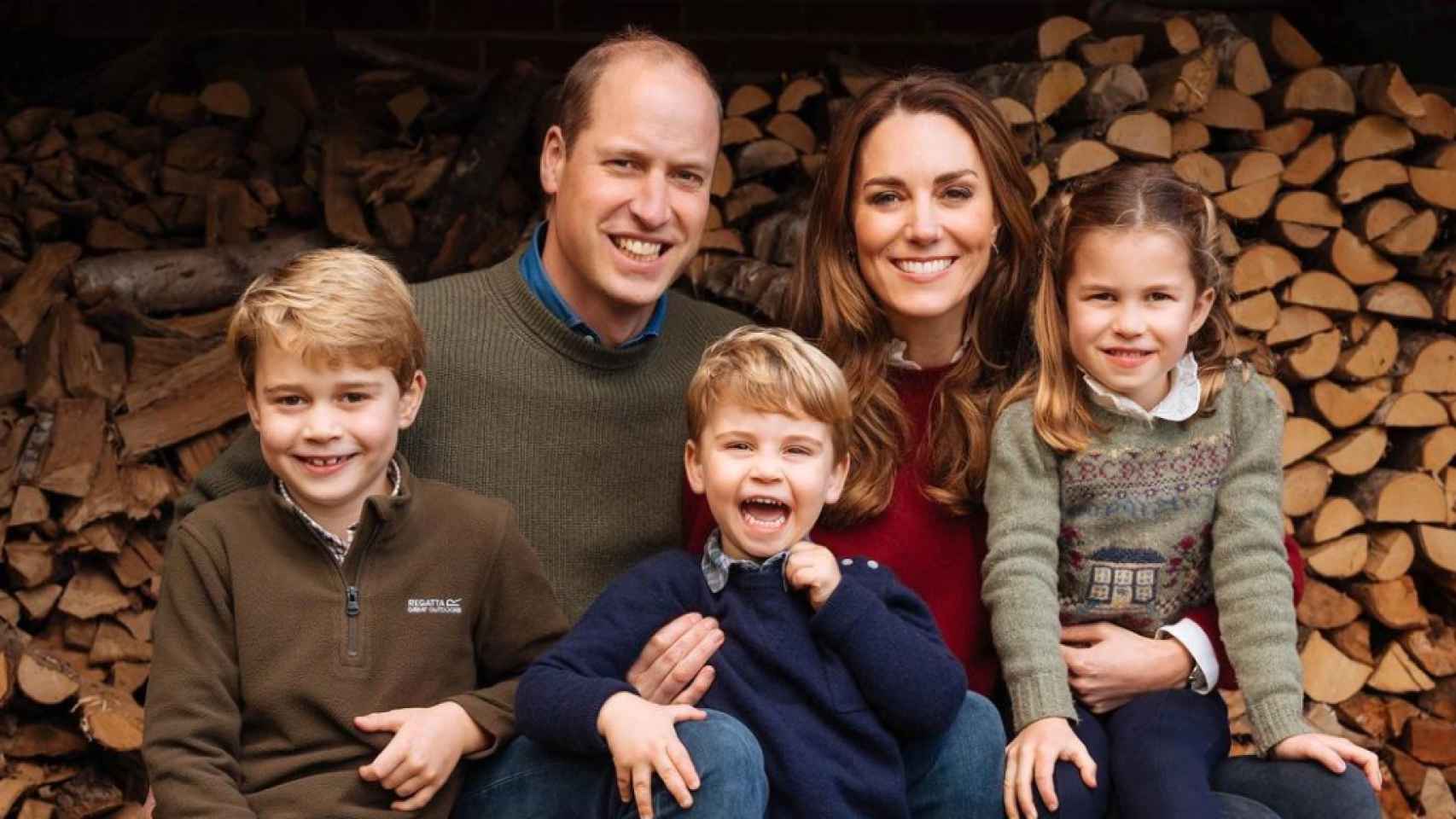 El príncipe Guillermo y Kate Middleton, junto a sus tres hijos.