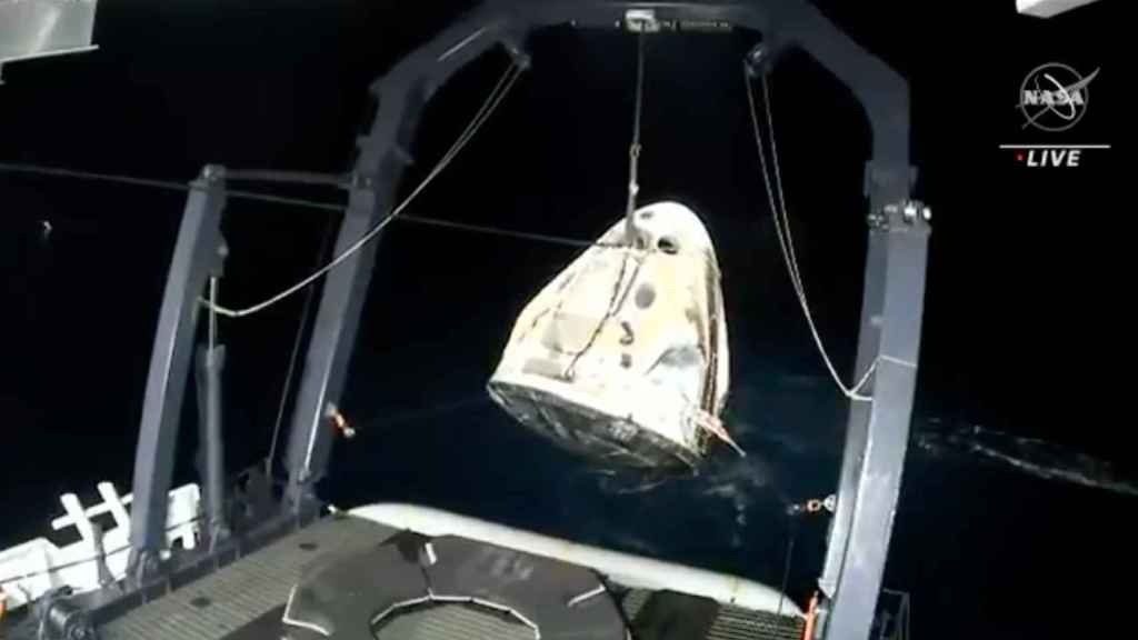 Éxito de NASA y SpaceX: ameriza la cápsula Dragon con cuatro astronautas de la ISS