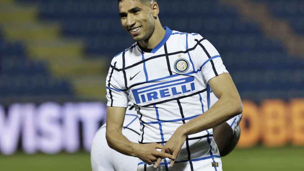 Achraf Hakimi celebra un gol con el Inter de Milán