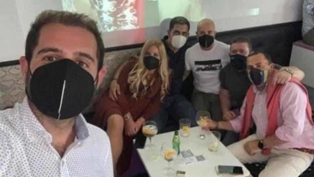 En la foto aparece el síndico adjunto de Cs en las Cortes con Emilio Argüeso, hace unos días.