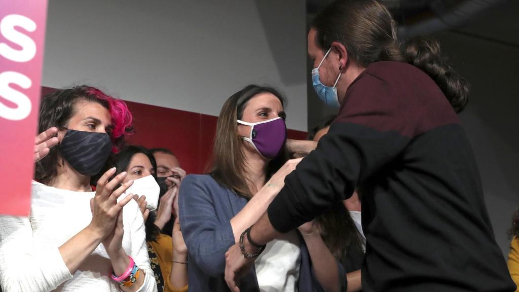 Iglesias y Montero, tras el anuncio de la dimisión del primero.