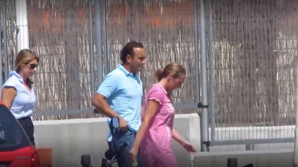 La imagen de Rocío Carrasco llegando al cuartel.