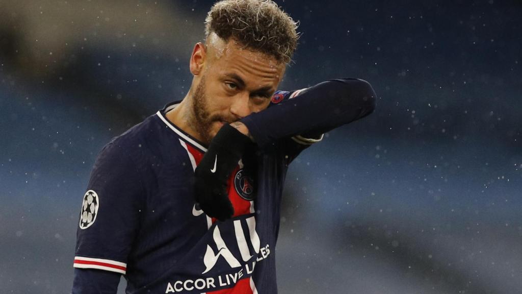 Neymar, cabizbajo con el PSG