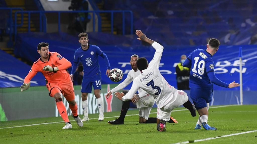 Mason Mount remata y marca el segundo gol del Chelsea ante el Real Madrid