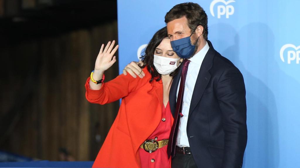 Isabel Díaz Ayuso y Pablo Casado en Génova.