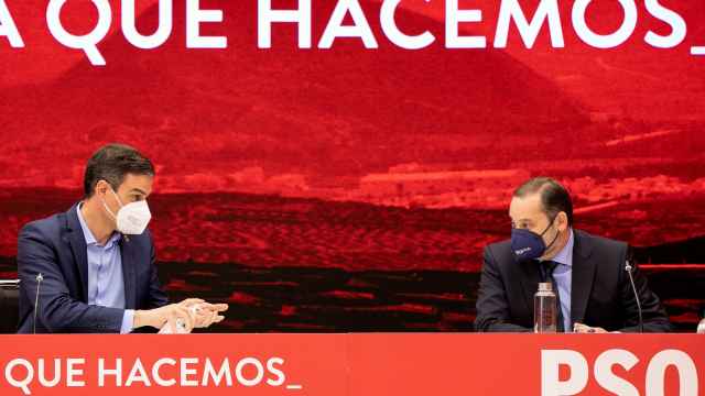 Pedro Sánchez y José Luis Ábalos, durante la última reunión de la Ejecutiva del PSOE.