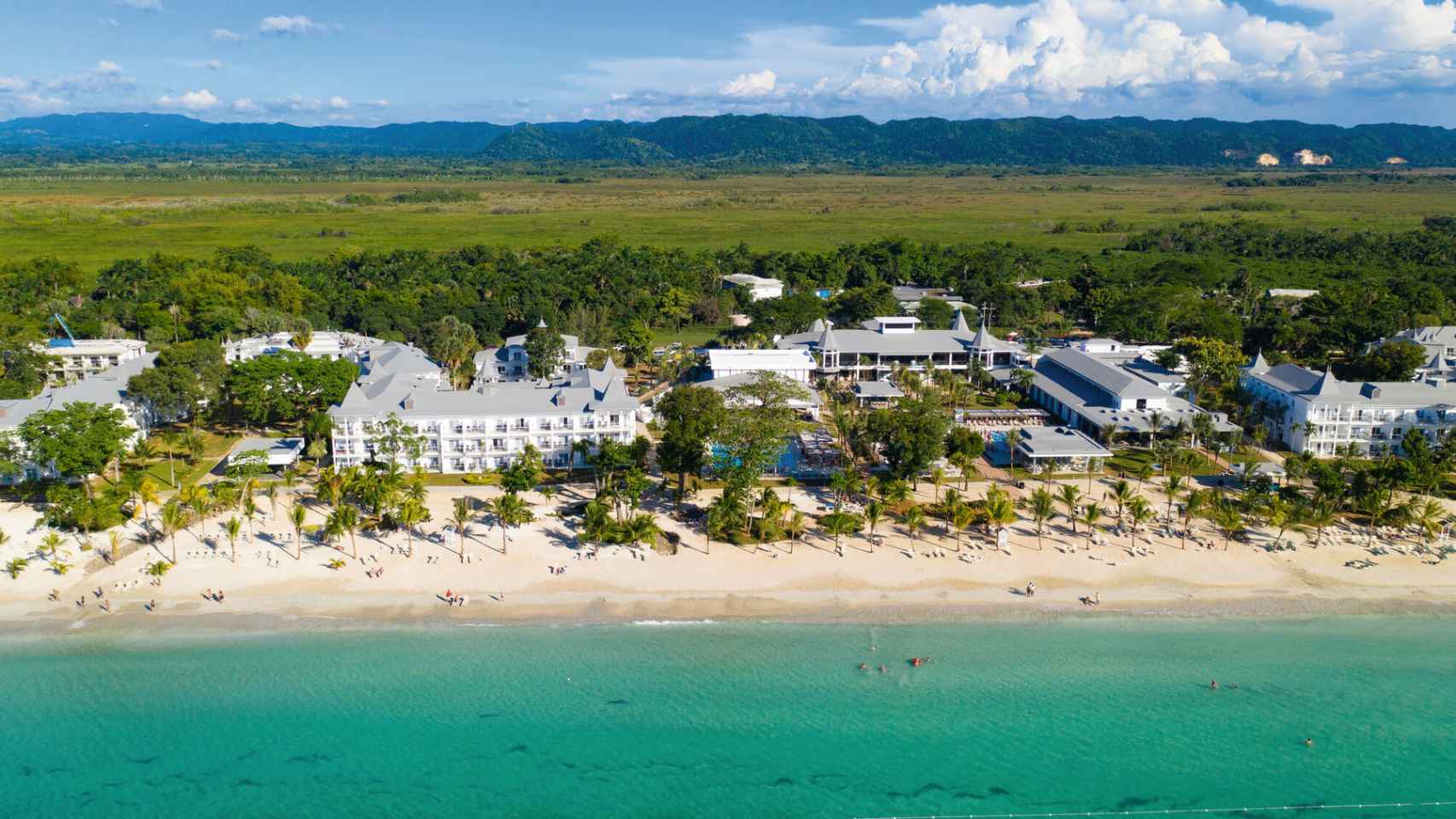 Las grandes hoteleras españolas se vuelcan en el Caribe para activar su negocio