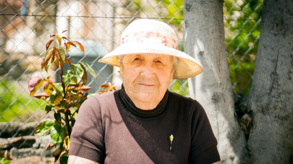 Alejandra, de 87 años, vecina nacida y criada en Navarredonda.