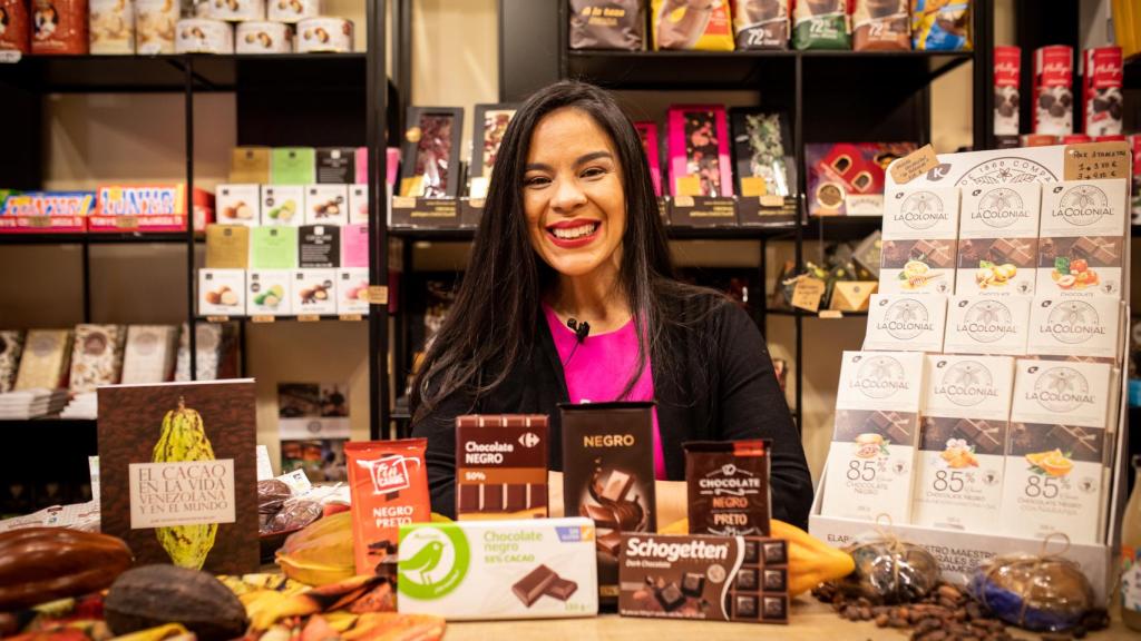 Las 6 tabletas de chocolate negro probadas por Helen, directora del Salón Internacional del Chocolate de Madrid.