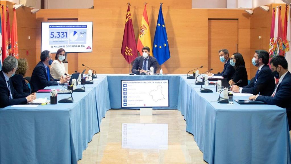 El presidente murciano en la última sesión del Consejo de Gobierno.