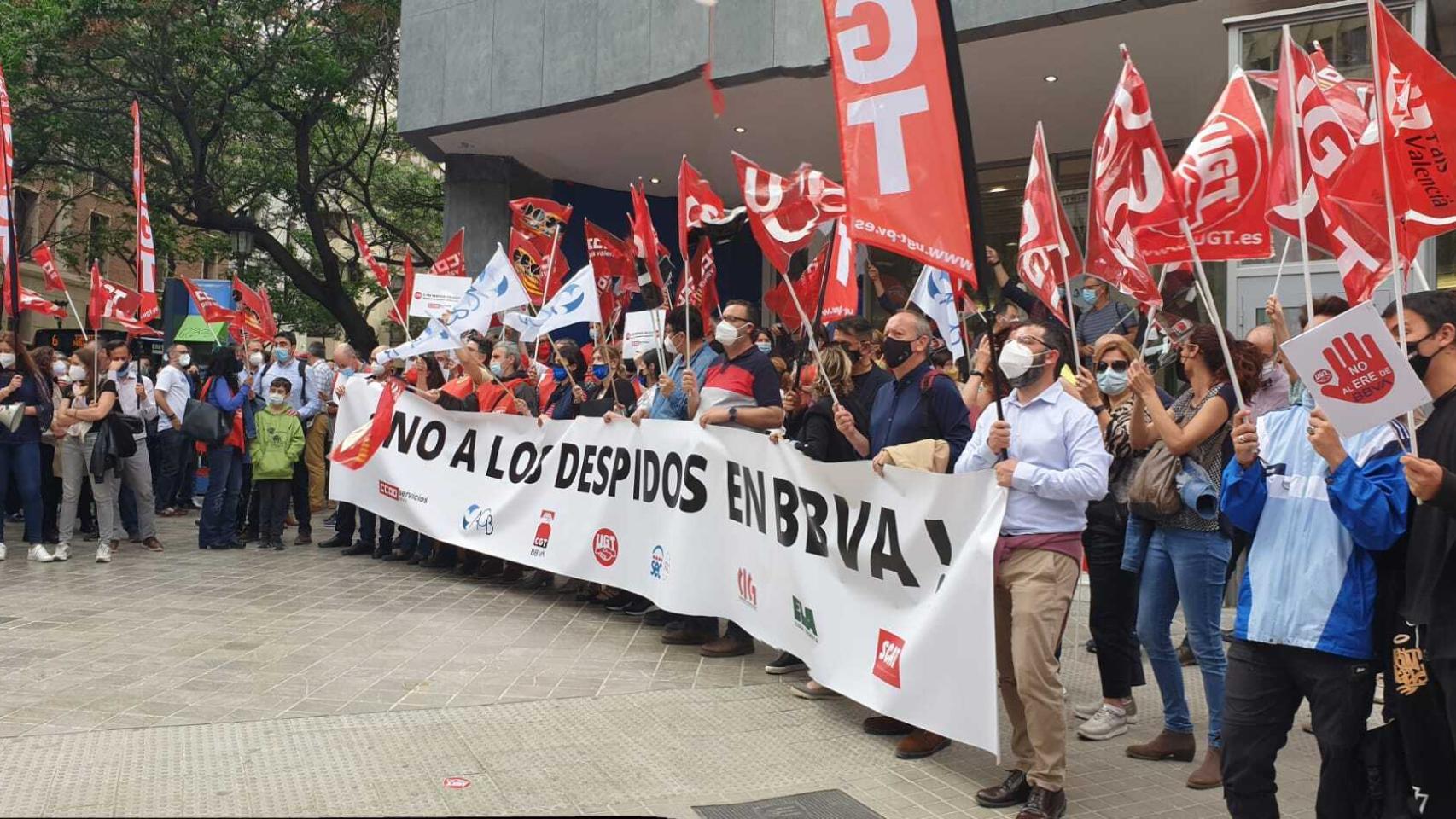 Los Sindicatos Convocan Una Huelga En BBVA El 2 De Junio Para Presionar ...