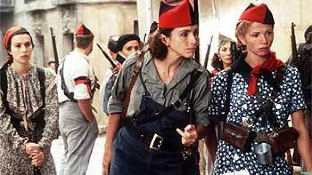 Fotograma de la película Libertarias ( 1996) de Vicente Aranda.