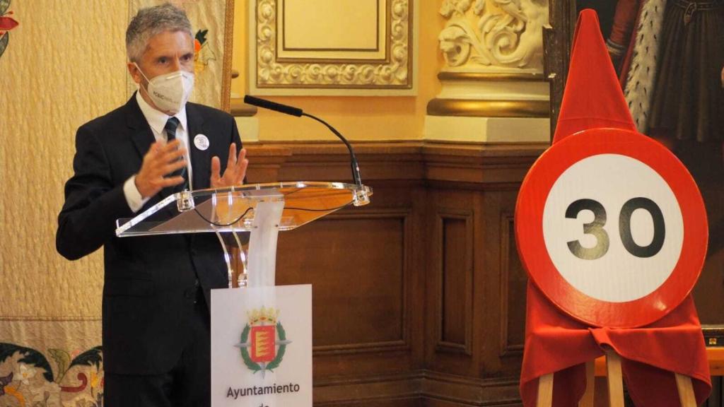 El ministro del Interior, Fernando Grande-Marlaska, presentando en Valladolid los nuevo límites de velocidad intramunicipal.
