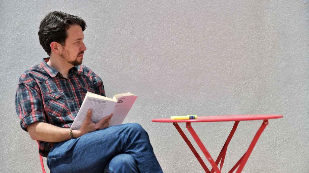 Pablo Iglesias se corta la coleta.