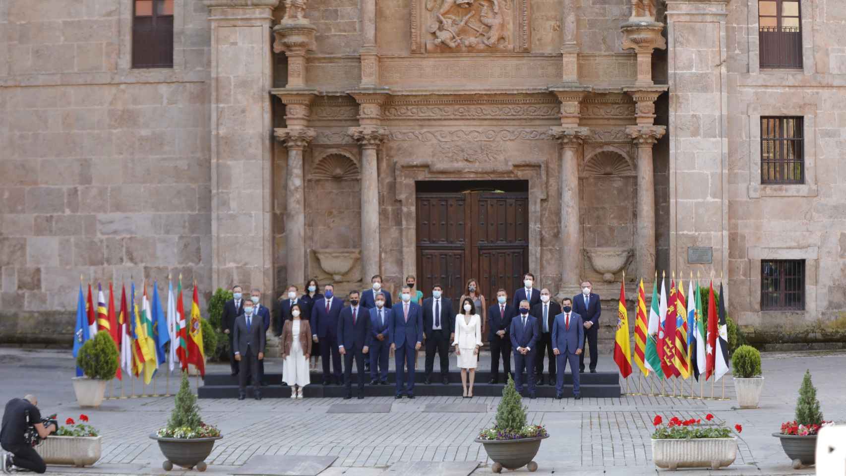 El presidente del Gobierno y los presidentes autonómicos en la Conferencia de presidentes de San Millán de la Cogolla en 2020.