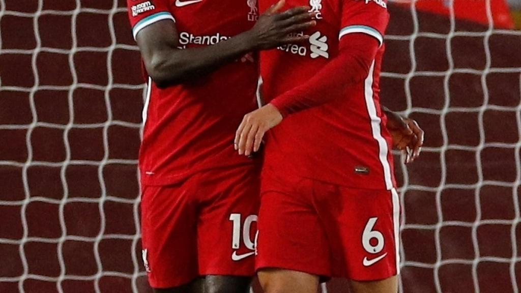 Mané y Thiago, con el Liverpool