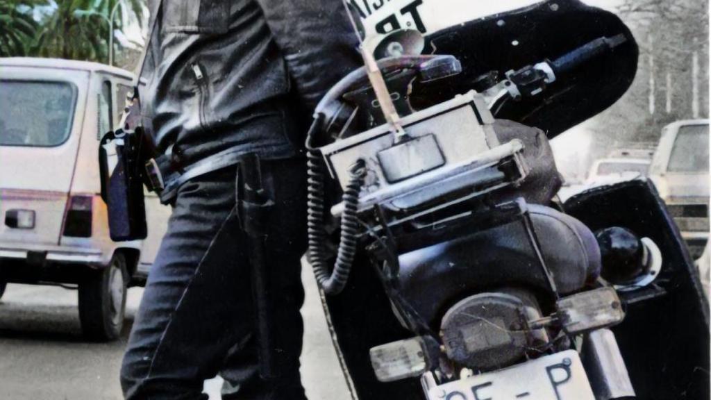 La primera policía motorista de España, Luisa Franco.