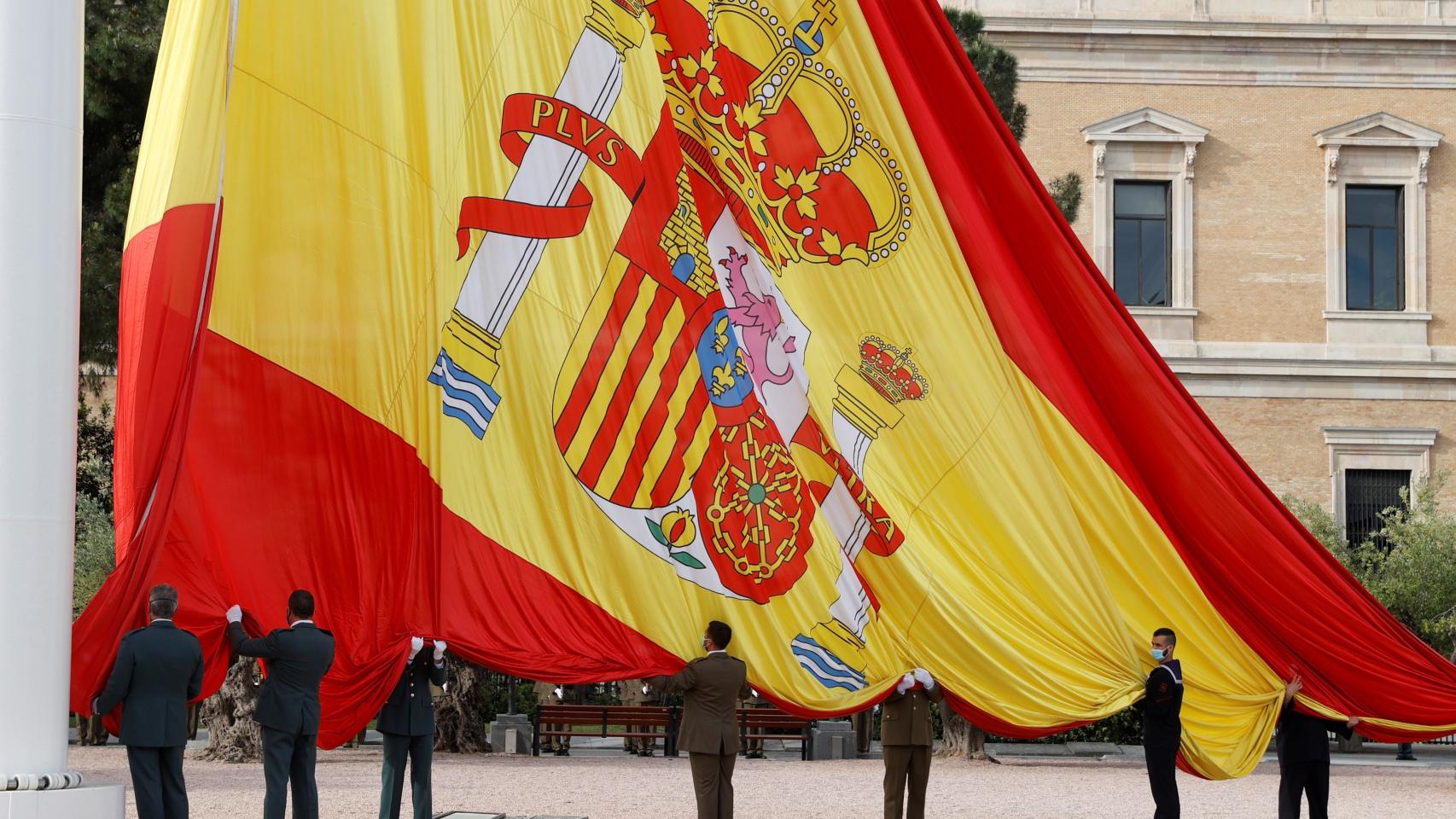 PLACA PARA CARRO DE LA BANDERA DE REAL MADRID