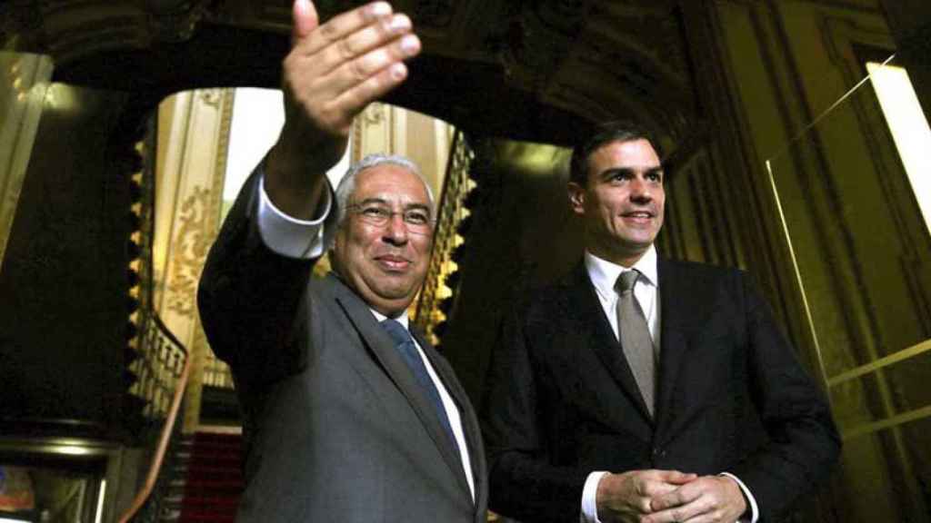 Pedro Sánchez, presidente del Gobierno, con el primer ministro portugués, António Costa.