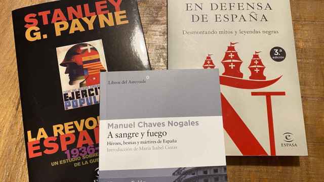 En defensa de España y La revolución española, de Stanley G. Payne, y A sangre y fuego, de Chaves Nogales.