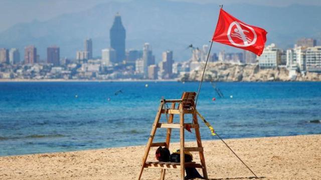 Playa de Benidorm sin bañistas, en imagen de archivo.