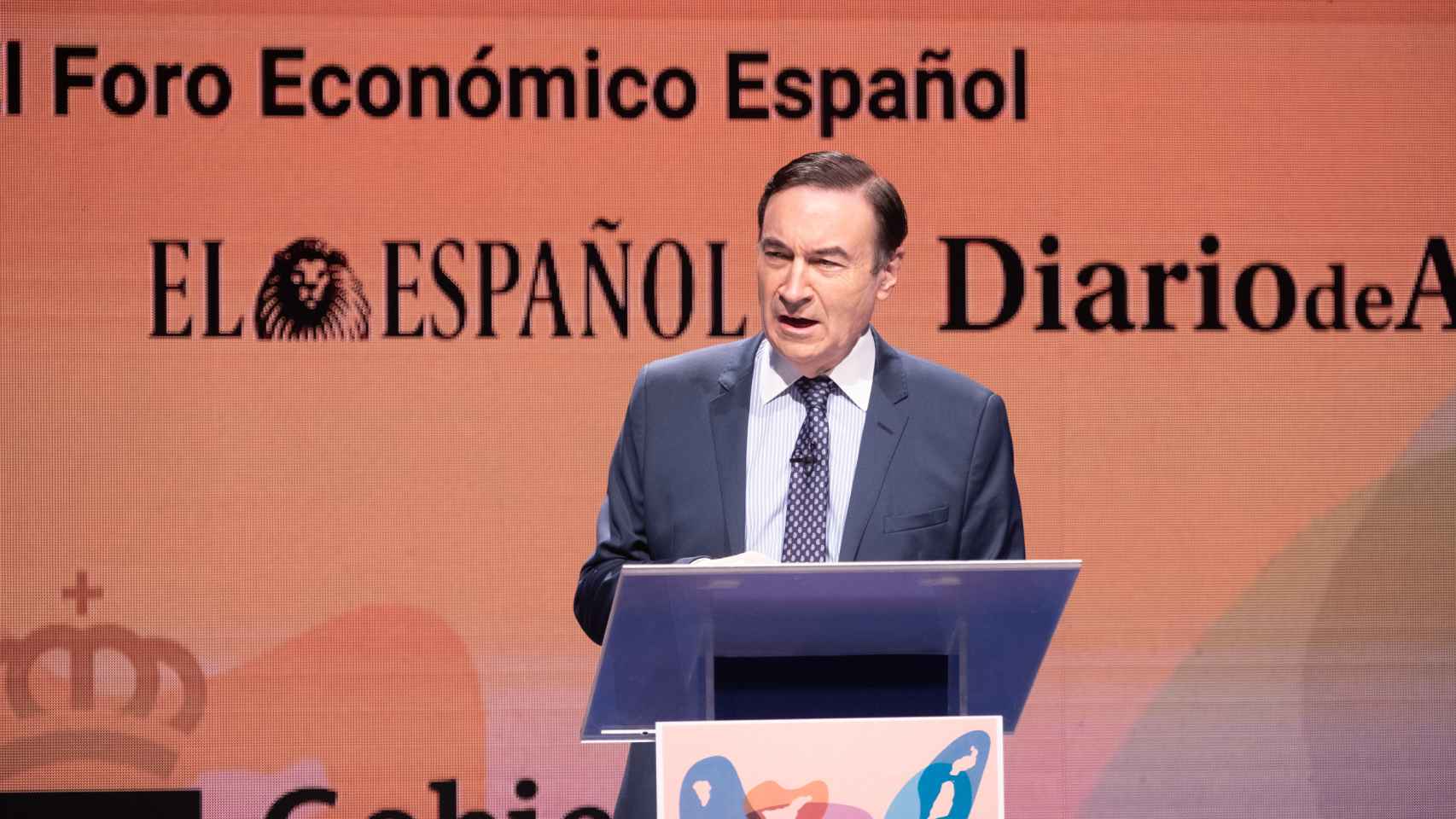 Pedro J. Ramírez, director y presidente ejecutivo de EL ESPAÑOL, durante la inauguración del Foro Económico Español, Canarias tras la Covid.