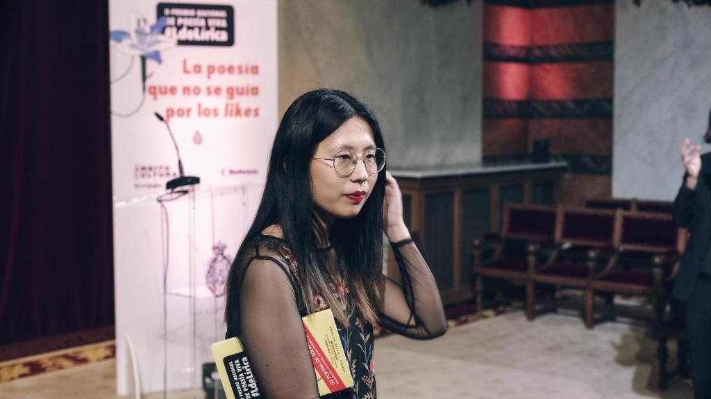 La poeta Paloma Chen, ganadora del II Premio de Poesía Viva de 2021 en la Real Academia Española.
