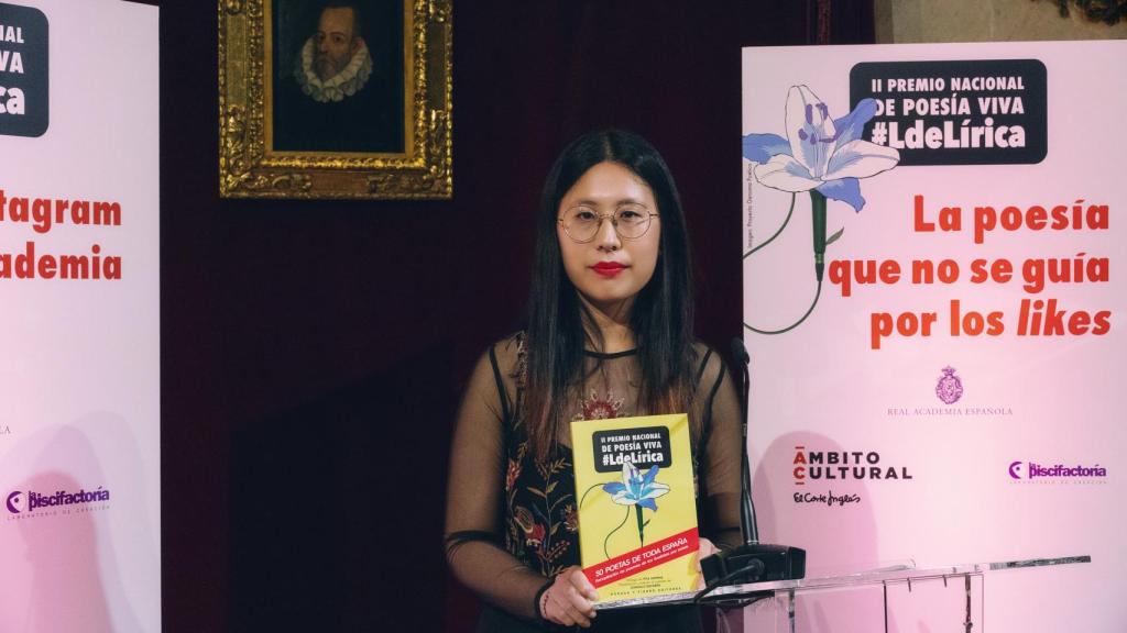 Paloma Chen, premiada con el Premio de Poesía Viva de 2021