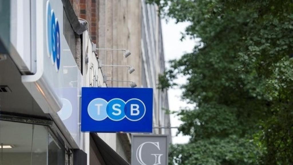 Imagen de una oficina de TSB, filial británica de Sabadell.