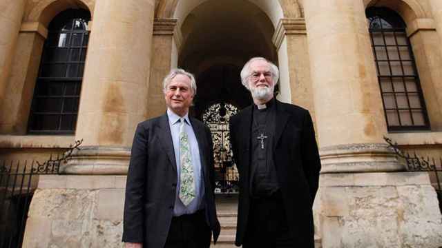 Richard Dawkins junto al arzobispo de Canterbury, Rowan Williams.