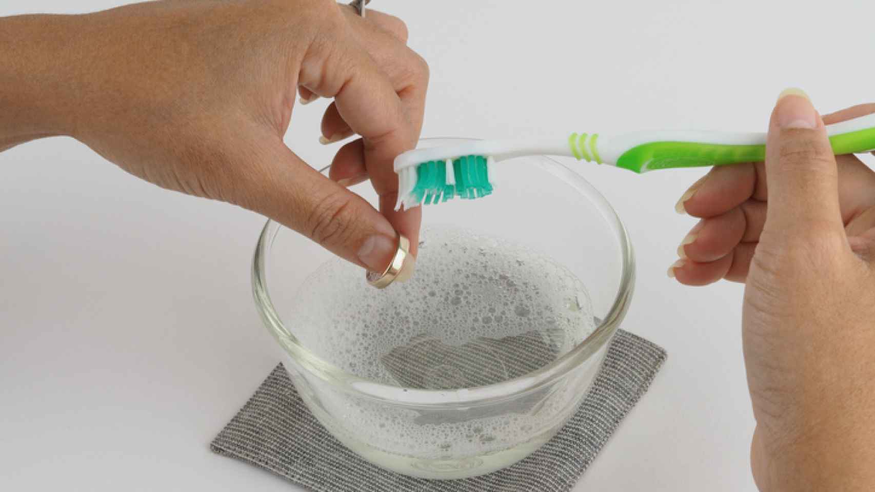 5 maneras de limpiar la plata para que quede como nueva de la manera más sencilla