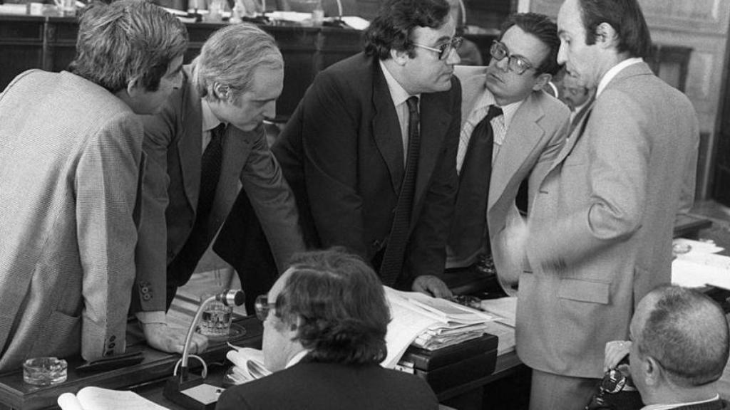 La Comisión Constitucional reunida en 1978.