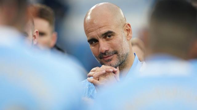 Guardiola celebra su título con el Manchester City