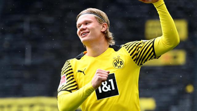 Erling Haaland celebra un gol con el Borussia Dortmund