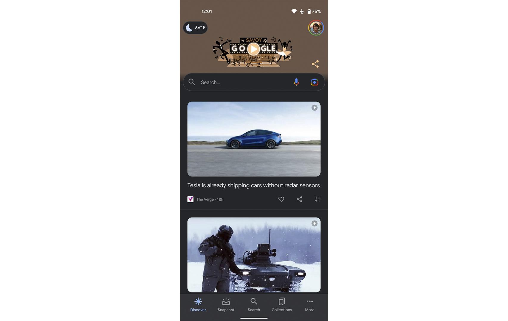 Discover tal cual en la app de Google sin el fondo con los colores extraídos del doodle