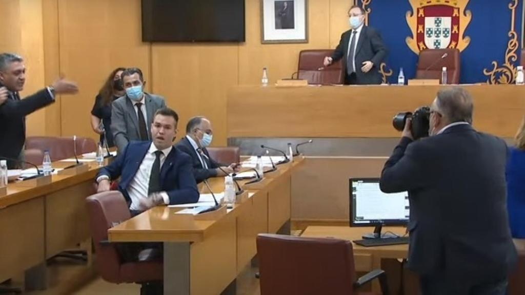 Sesión plenaria en la Asamblea de Ceuta donde se han enfrentado PP y Vox.