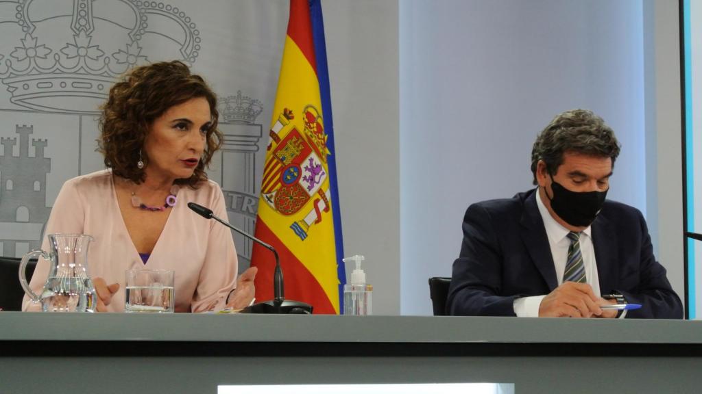 La ministra María Jesús Montero, en la sala de prensa de Moncloa.