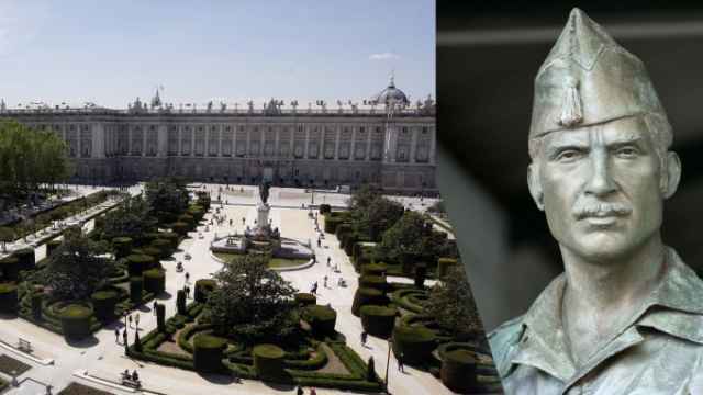 La Plaza de Oriente de Madrid junto a la estatua de Salvador Amaya en honor a la Legión.