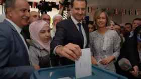 Bashar al Assad en el momento del voto.