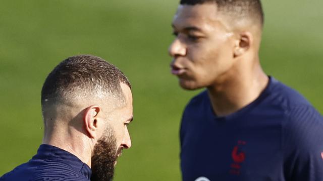 Karim Benzema y Kylian Mbappé, en un entrenamiento de la selección de Francia