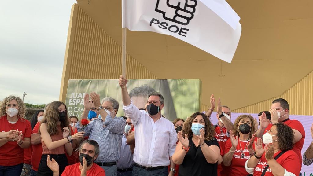 El candidato a las primarias al PSOE y alcalde de Sevilla, Juan Espadas.