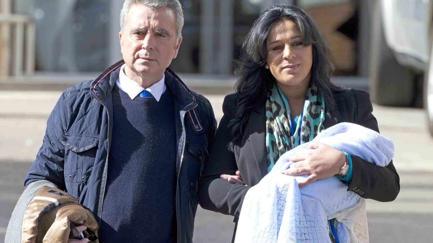 Ortega Cano y Ana María, a la salida de la Clínica Ruber.