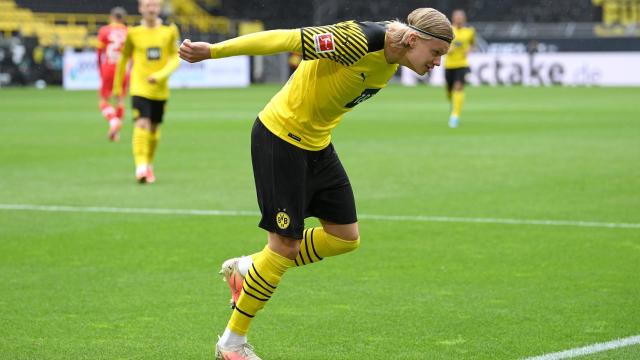 Erling Haaland celebra un gol con el Borussia Dortmund