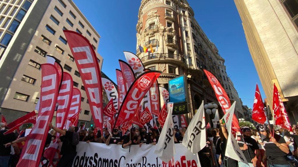 CaixaBank y BBVA, abocados a alargar la negociación de los ERE ante el ‘no’ rotundo de la plantilla