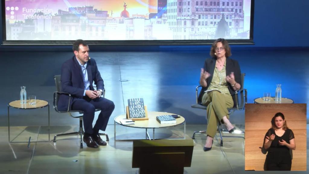 Pablo Gonzalo y Carmen Morenés, en la presentación del informe 'Sociedad Digital en España'.