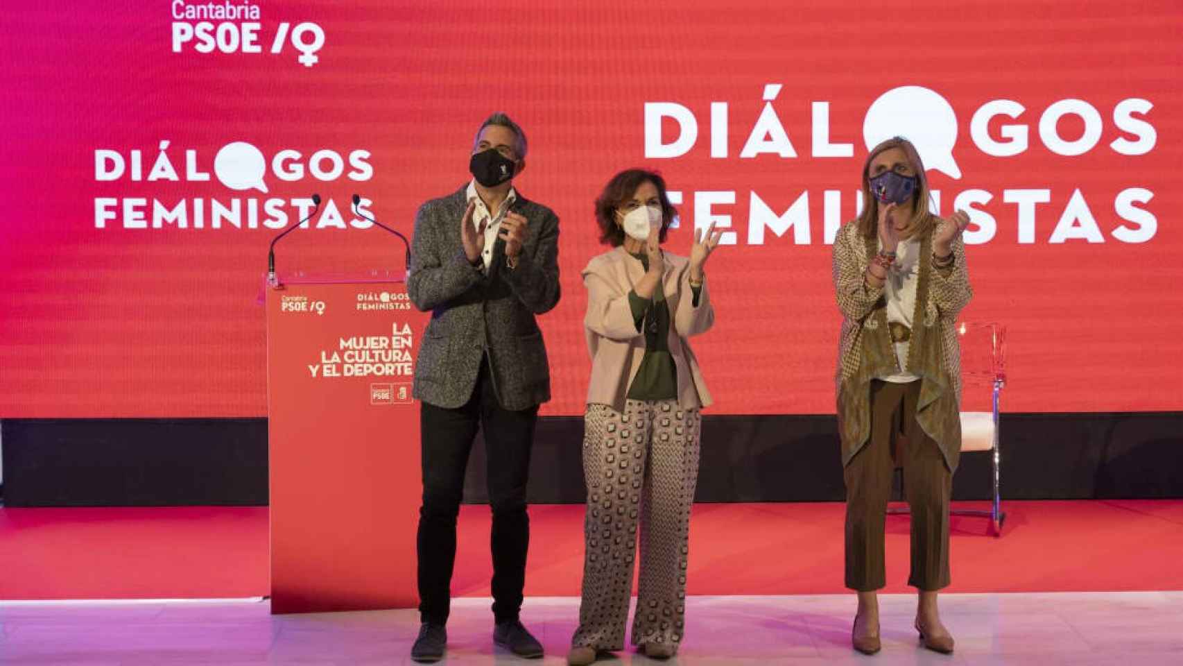 Clausura de los 'Diálogos feministas' del PSOE de Cantabria, con la presencia de Pablo Zuloaga; Carmen Calvo y Noelia Cobo. Foto: PSOE